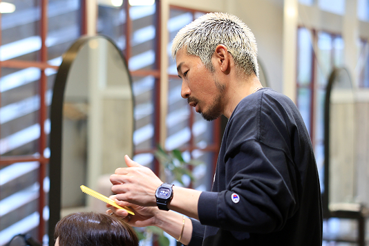 アフターカウンセリングをするスタッフ